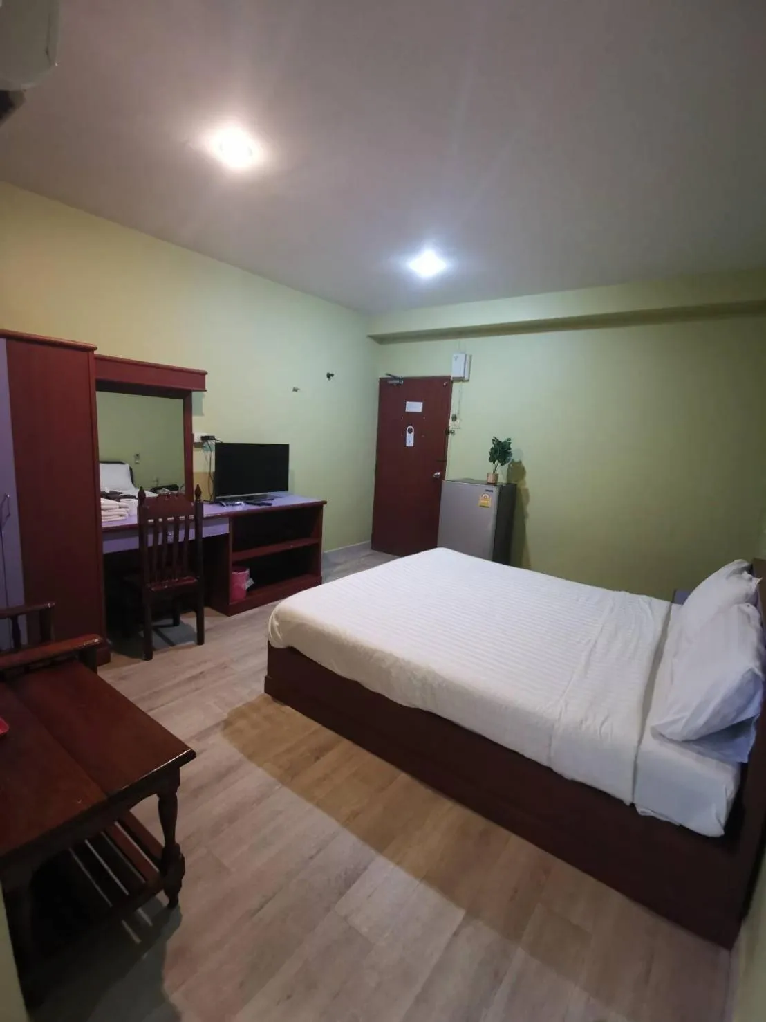Superior Double Room in Metro Residence