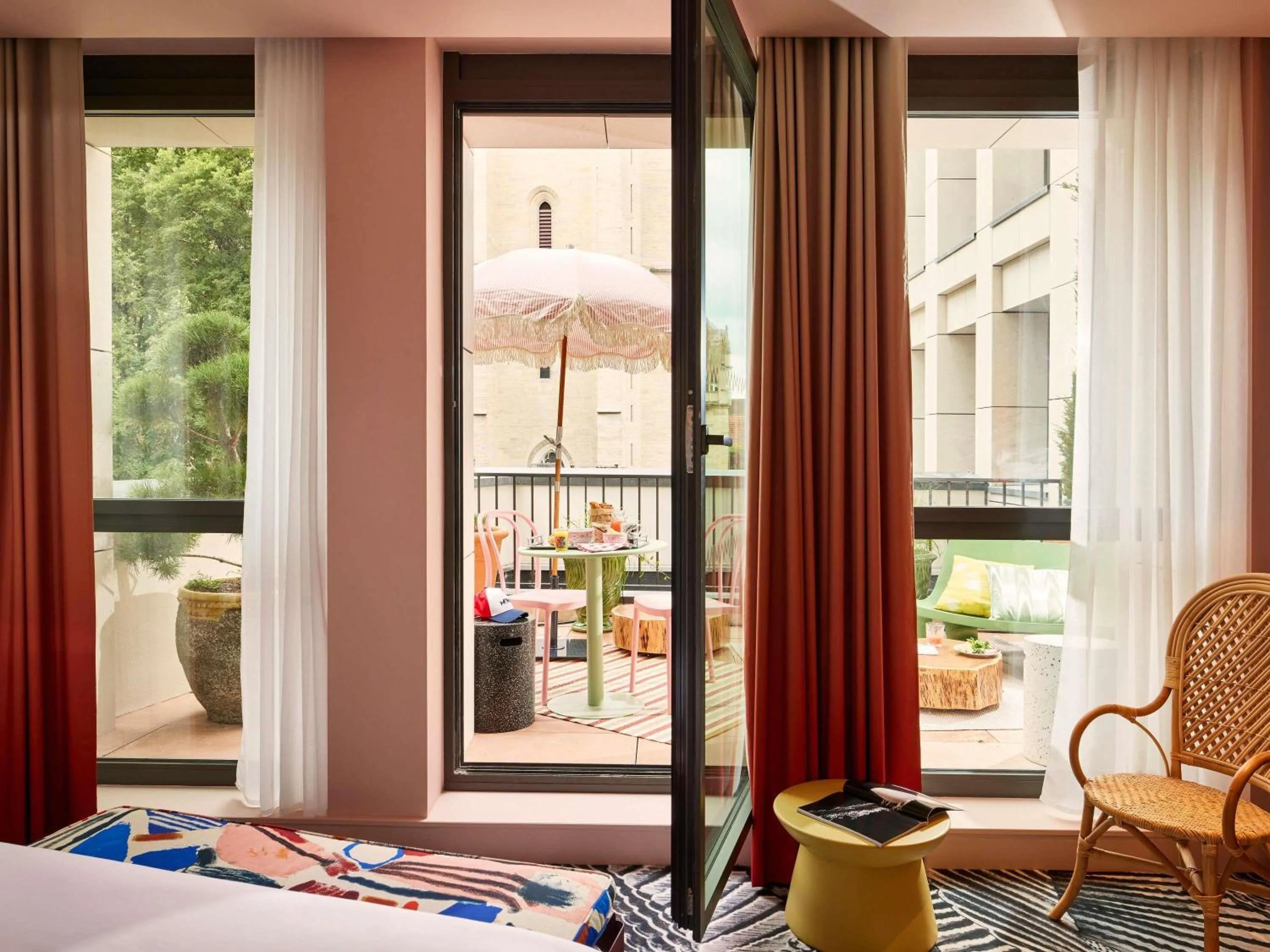 XXL MAMA with Terrace in Mama Shelter Dijon